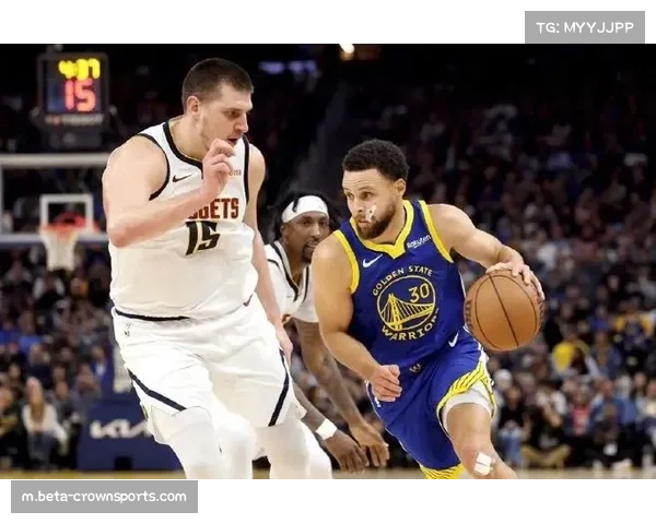 约基奇三双助戈登创纪录 库里42分力挽狂澜勇士险胜掘金